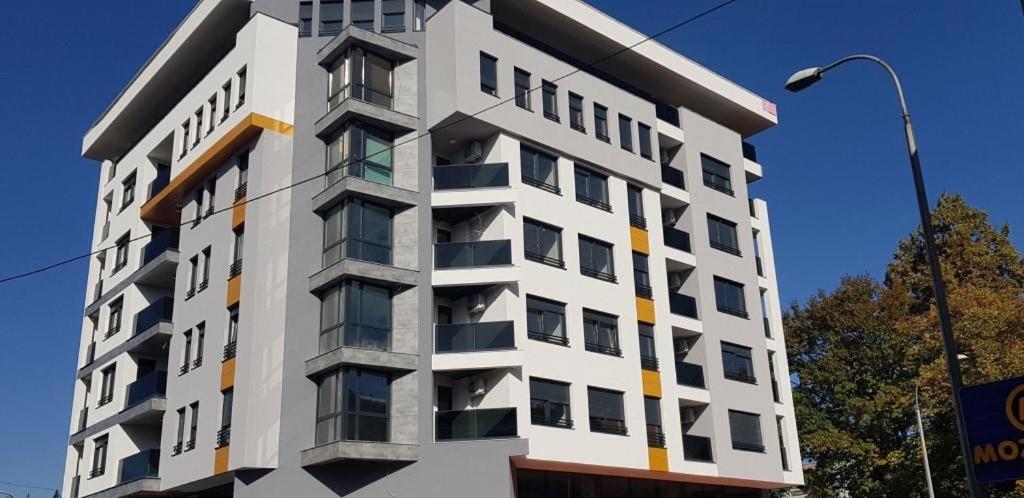 Apartman Natasa Sa Podzemnom Garazom บันยาลูกา ภายนอก รูปภาพ